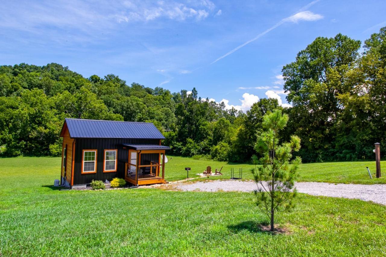 Patriots Tiny Home W Hot Tub Fire Pit Grill Sevierville Exterior photo